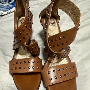 Sofft Women's Tan Studded Sandals